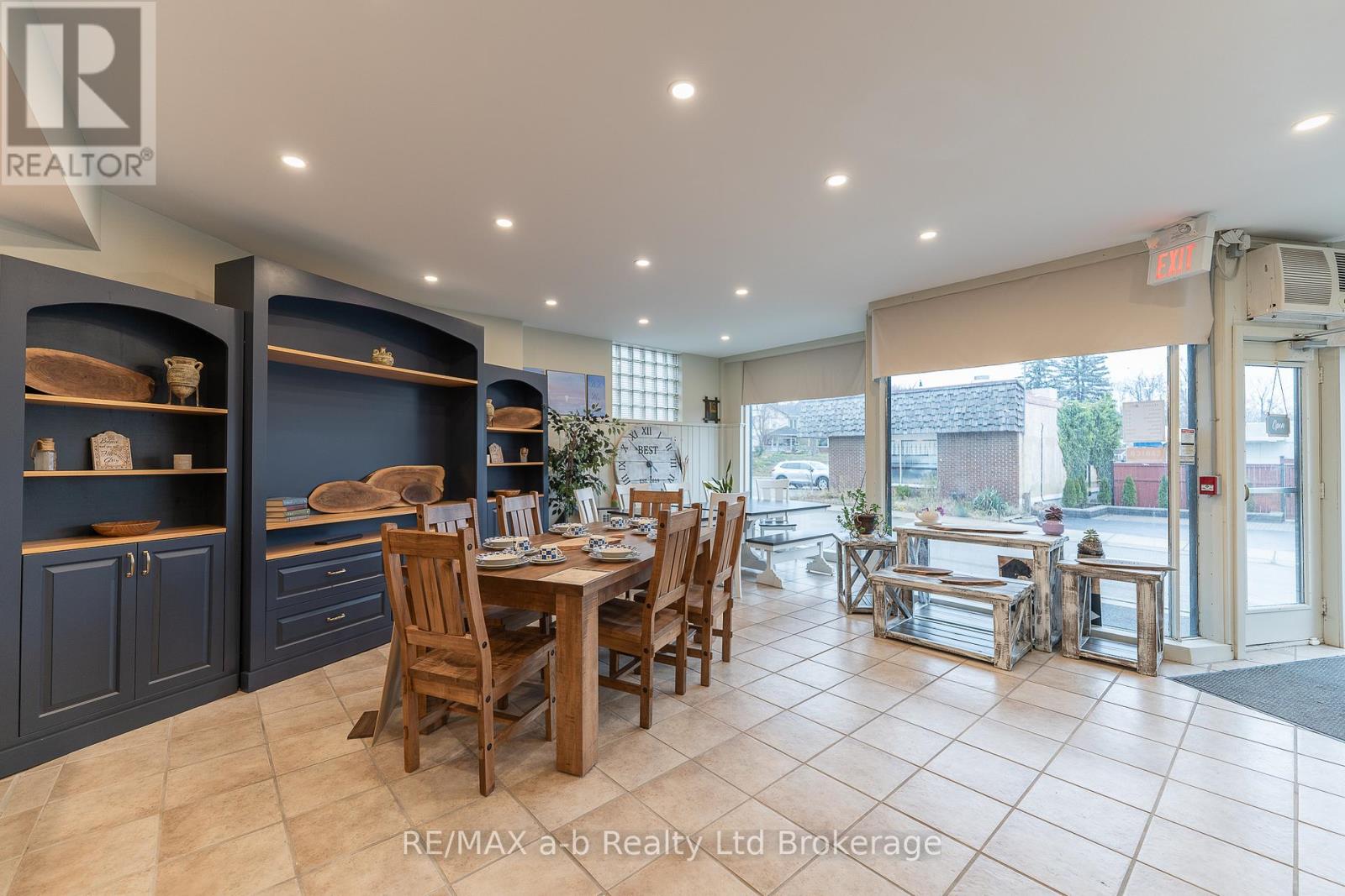 5 Harvey Street, Tillsonburg, Ontario N4G 3J4 - Photo 4 - X12554646