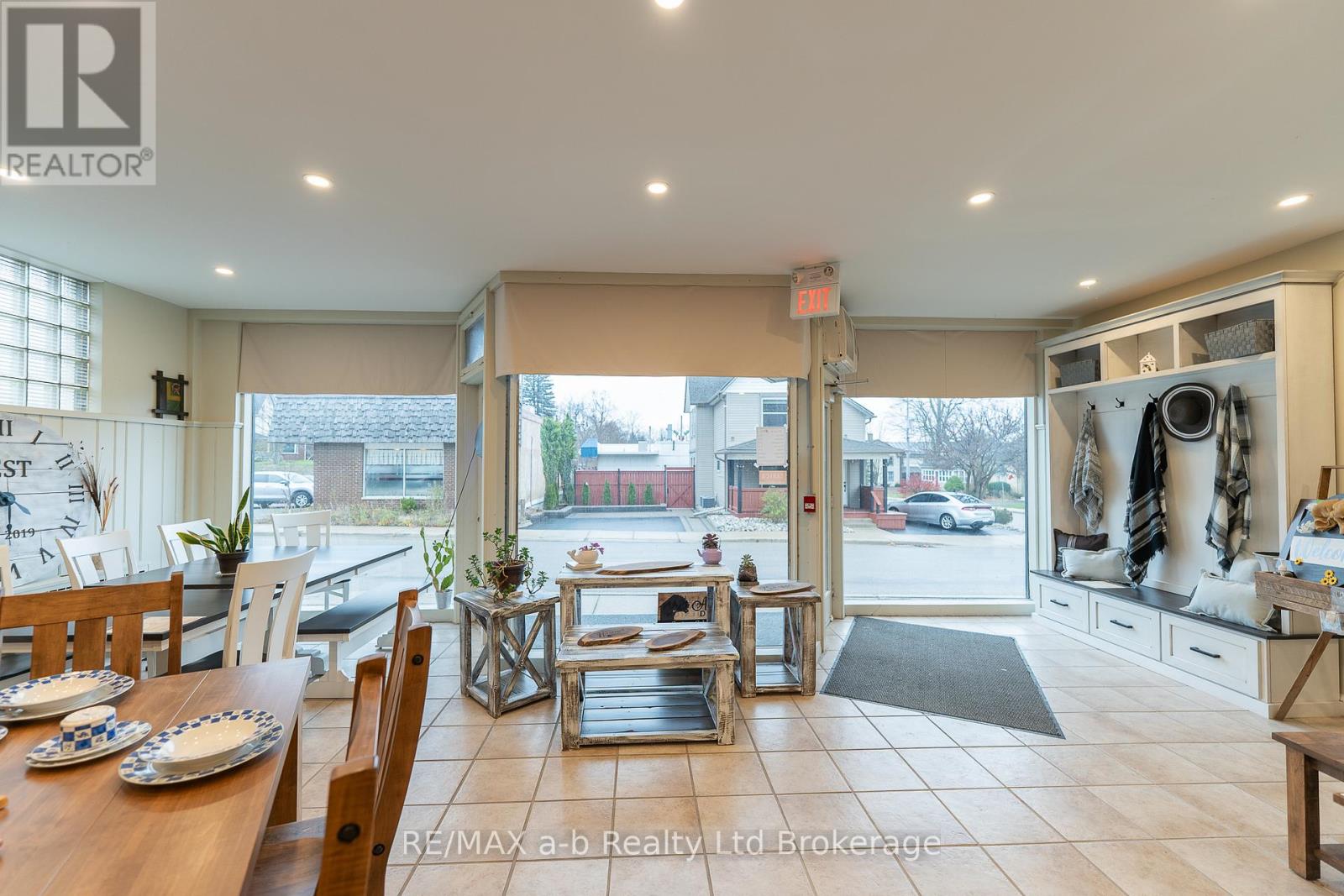 5 Harvey Street, Tillsonburg, Ontario N4G 3J4 - Photo 5 - X12554646