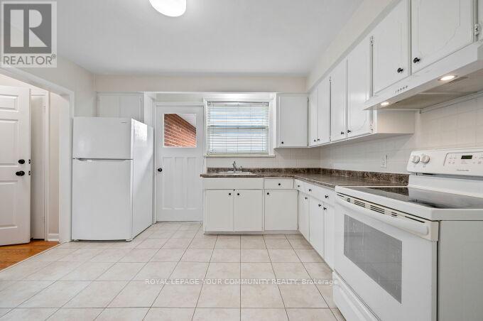 4 Windsor Road, Toronto, Ontario M9R 3E9 - Photo 10 - W12550808