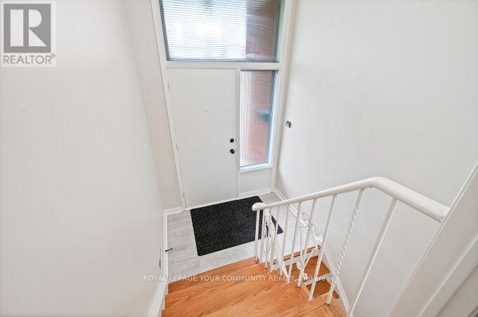 4 Windsor Road, Toronto, Ontario M9R 3E9 - Photo 4 - W12550808