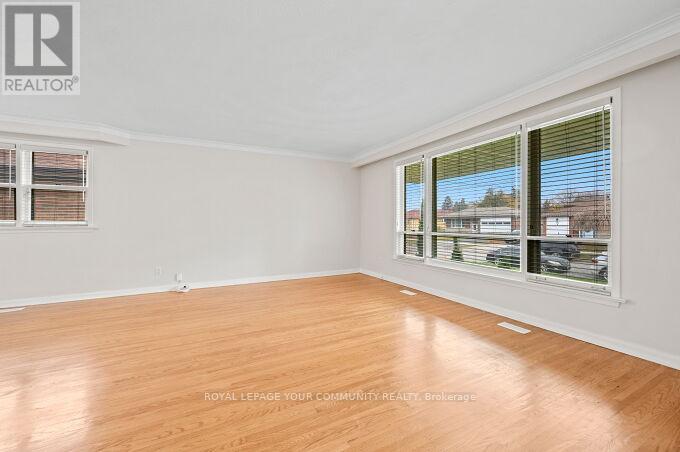 4 Windsor Road, Toronto, Ontario M9R 3E9 - Photo 7 - W12550808