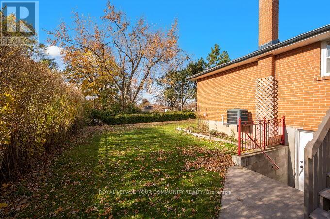 4 Windsor Road, Toronto, Ontario M9R 3E9 - Photo 33 - W12550808