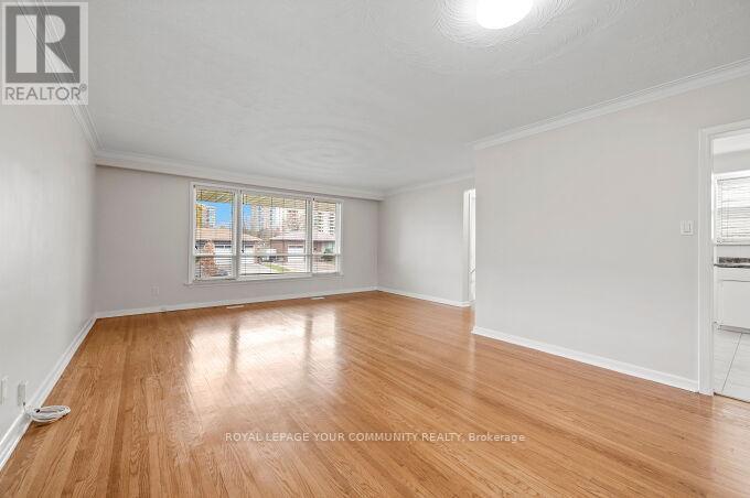 4 Windsor Road, Toronto, Ontario M9R 3E9 - Photo 9 - W12550808