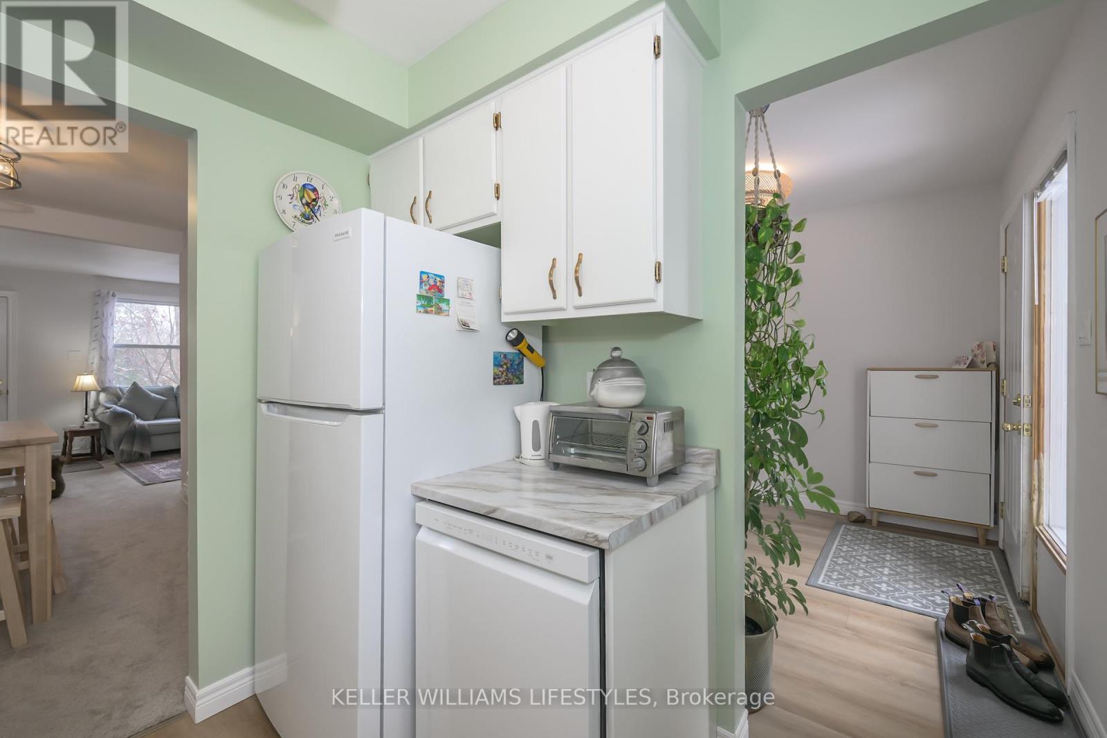 62 - 1385 Commissioners Road W, London South, Ontario  N6K 1E2 - Photo 7 - X12554480