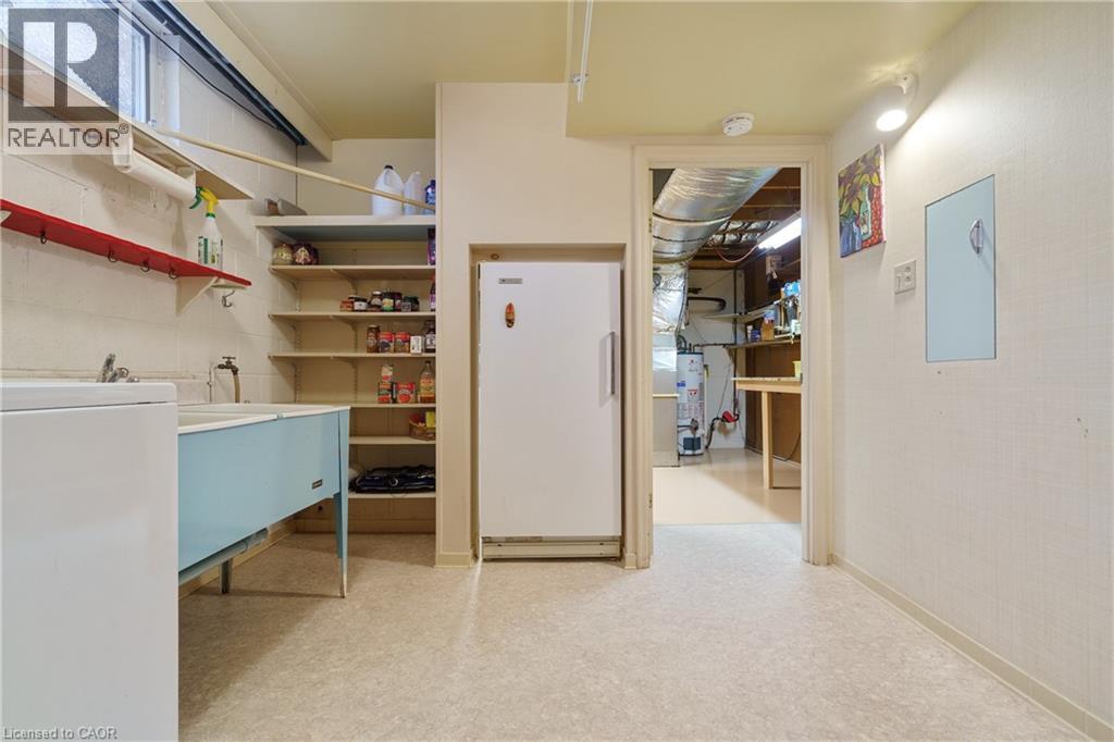 2 Walnut Grove, Dundas, Ontario L9H 3M4 - Photo 35 - 40788881