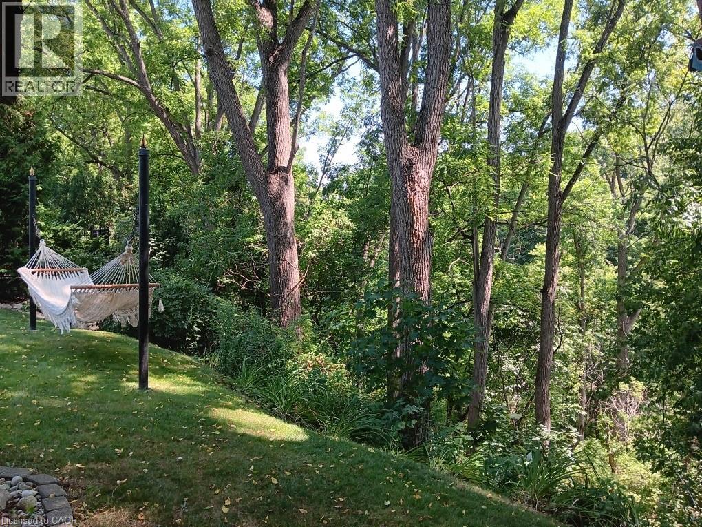 2 Walnut Grove, Dundas, Ontario L9H 3M4 - Photo 47 - 40788881