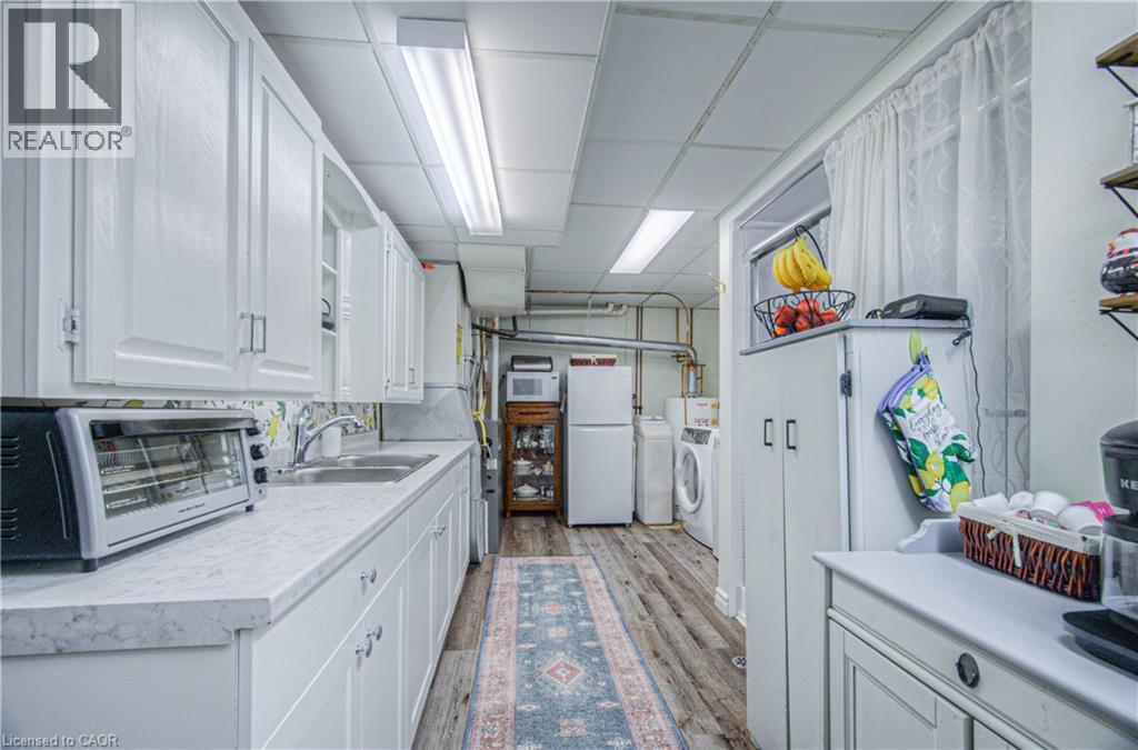 148 Strathcona Crescent, Kitchener, Ontario N2B 2W9 - Photo 33 - 40788730