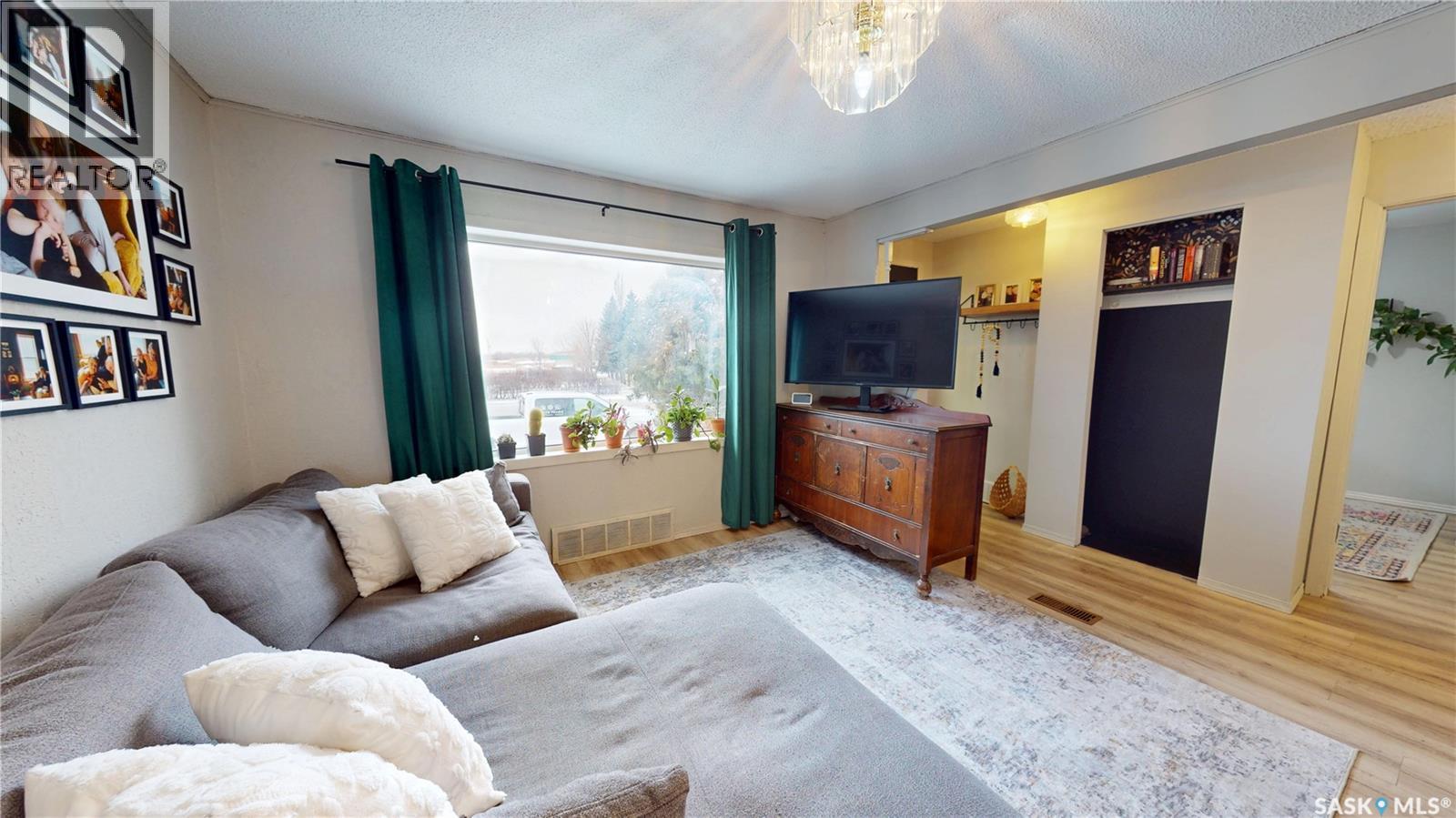 105 Railway Avenue, Wawota, Saskatchewan  S0G 5A0 - Photo 7 - SK022518