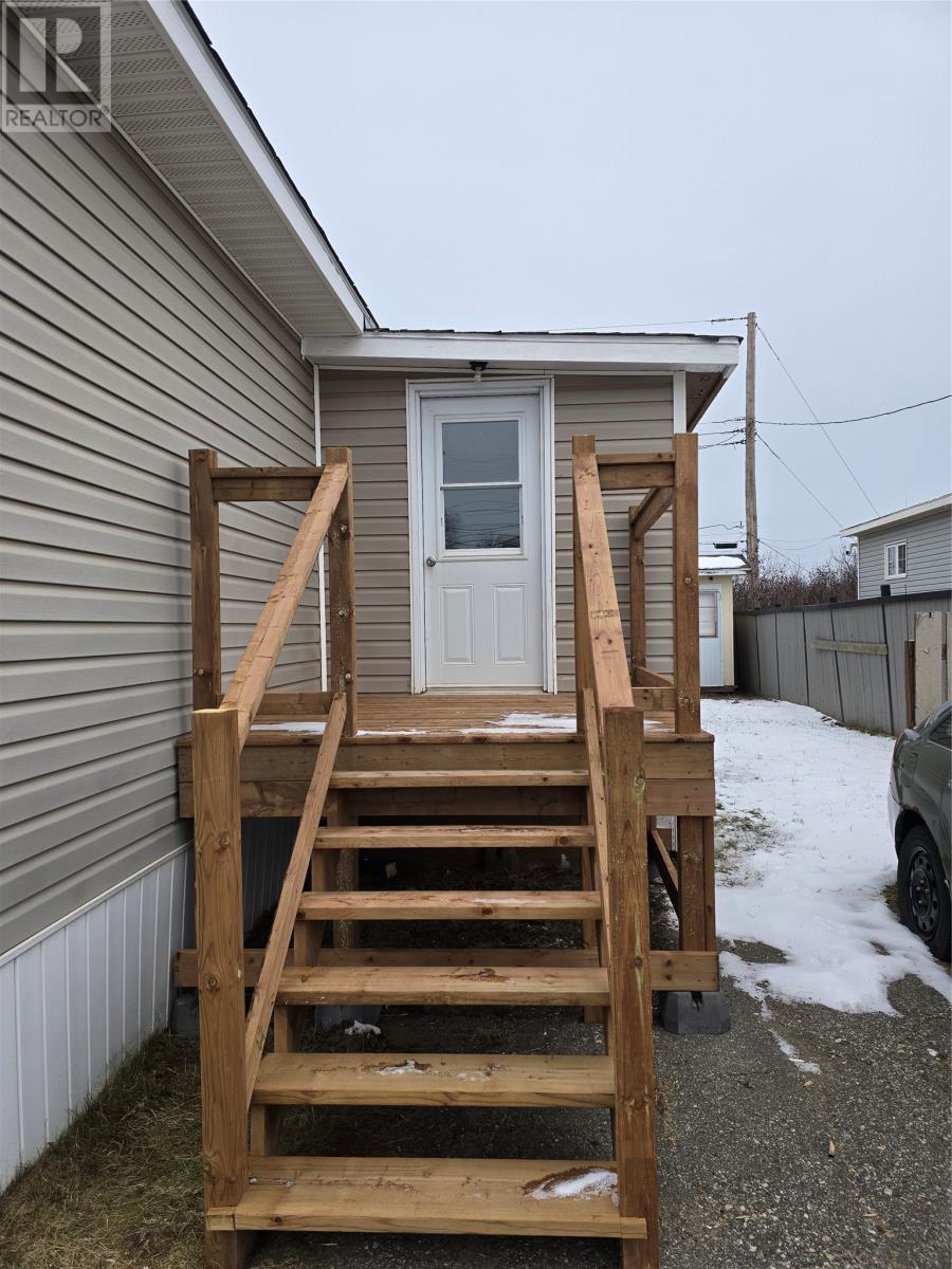 25 Walsh Avenue, Wabush, Newfoundland & Labrador  A0R 1B0 - Photo 3 - 1292697