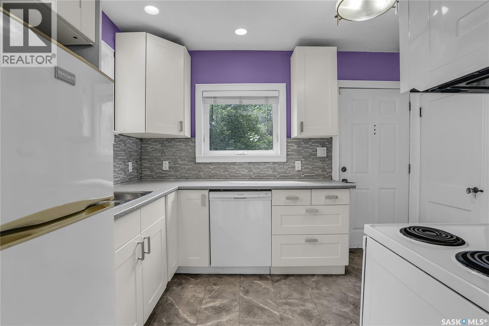 107 28th Street W, Saskatoon, Saskatchewan  S7L 0K1 - Photo 9 - SK024242