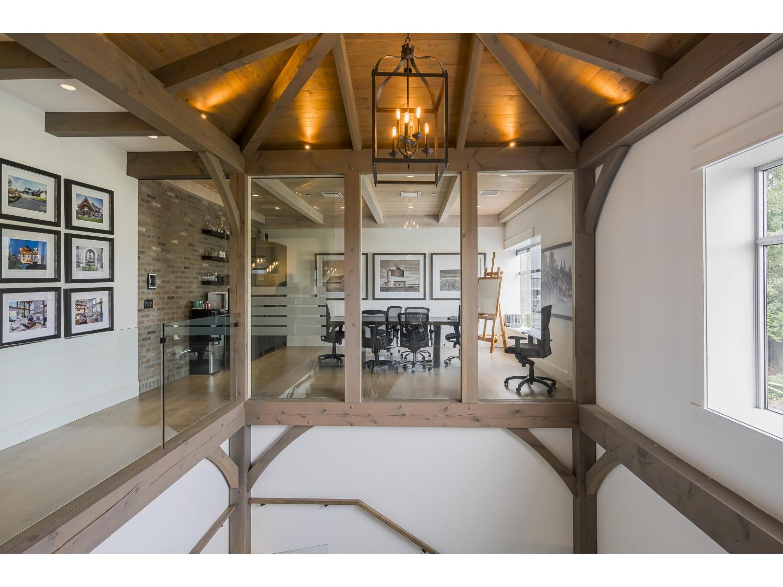 111 6039 196 STREET, Surrey, British Columbia