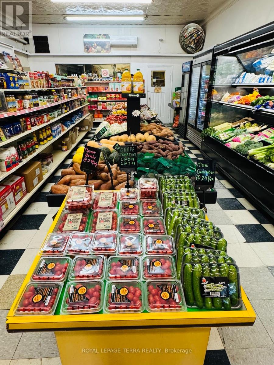 2052 DANFORTH AVENUE, Toronto, Ontario