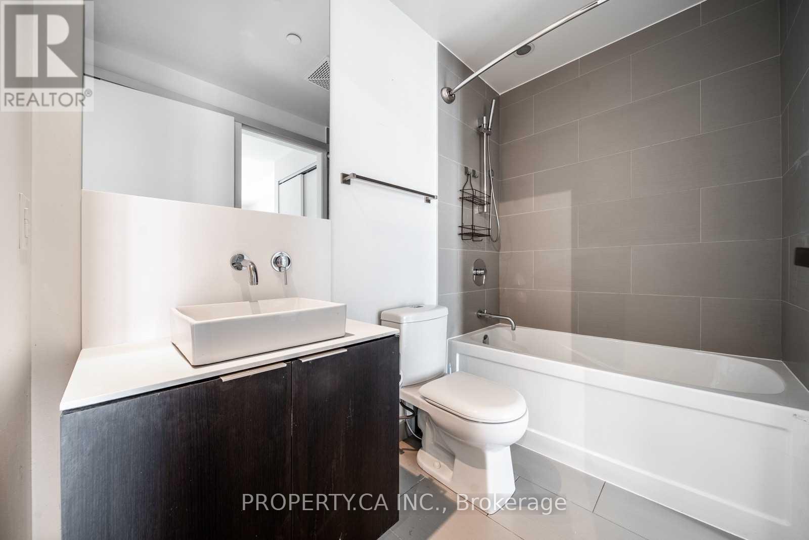 2002 - 159 Dundas Street E, Toronto, Ontario  M5B 0A9 - Photo 13 - C12554548