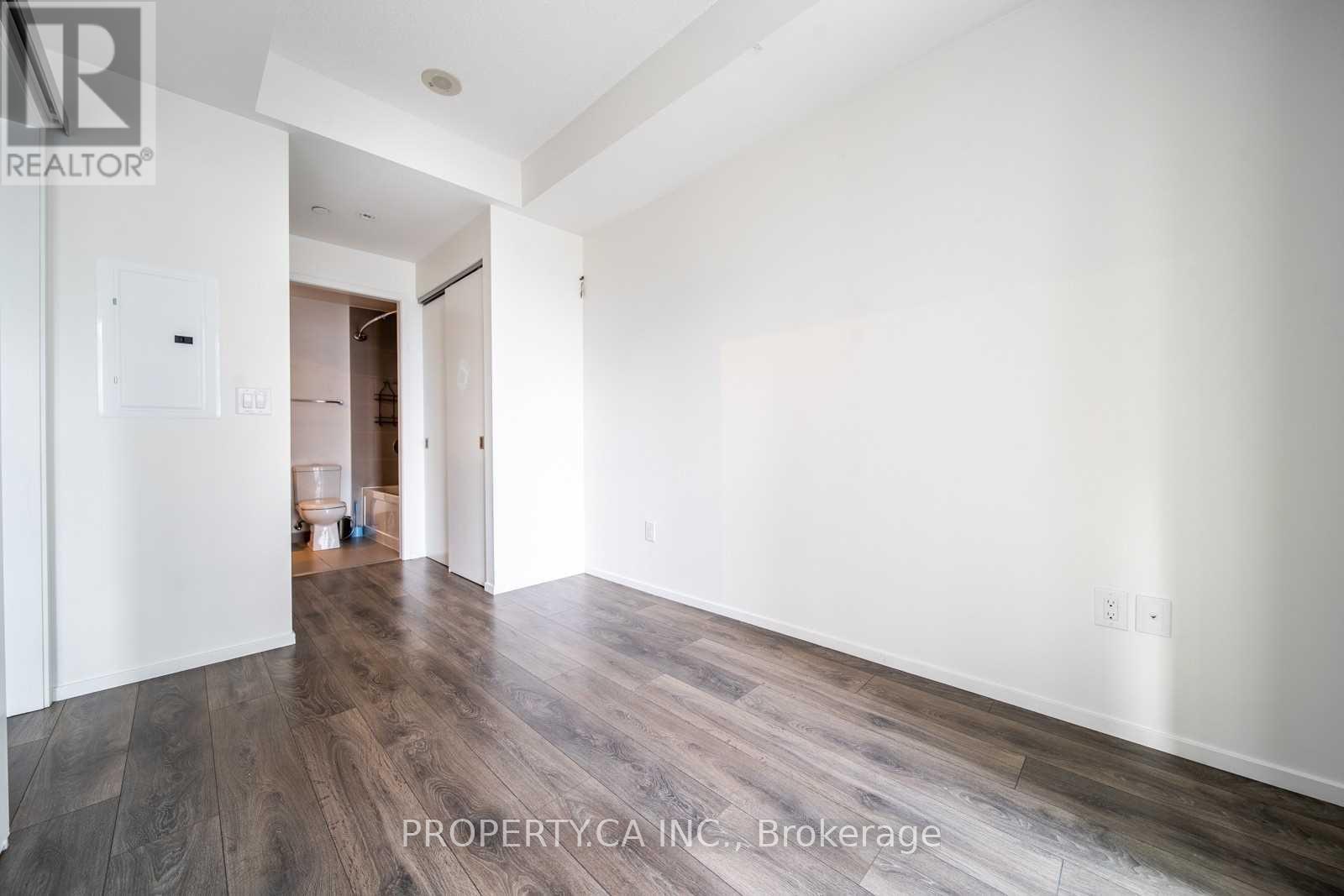 2002 - 159 Dundas Street E, Toronto, Ontario  M5B 0A9 - Photo 17 - C12554548