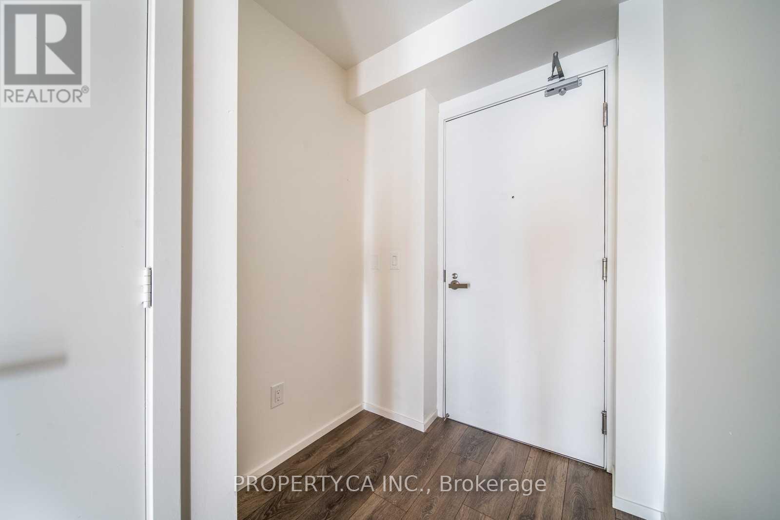 2002 - 159 Dundas Street E, Toronto, Ontario  M5B 0A9 - Photo 2 - C12554548