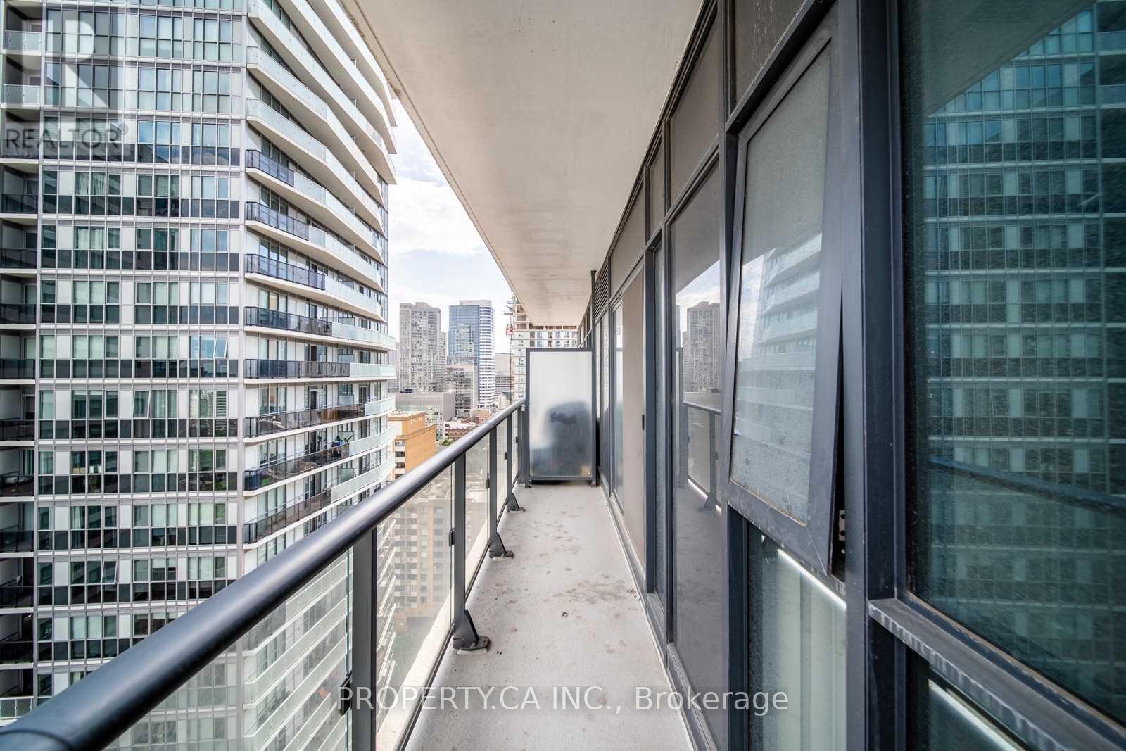 2002 - 159 Dundas Street E, Toronto, Ontario  M5B 0A9 - Photo 22 - C12554548