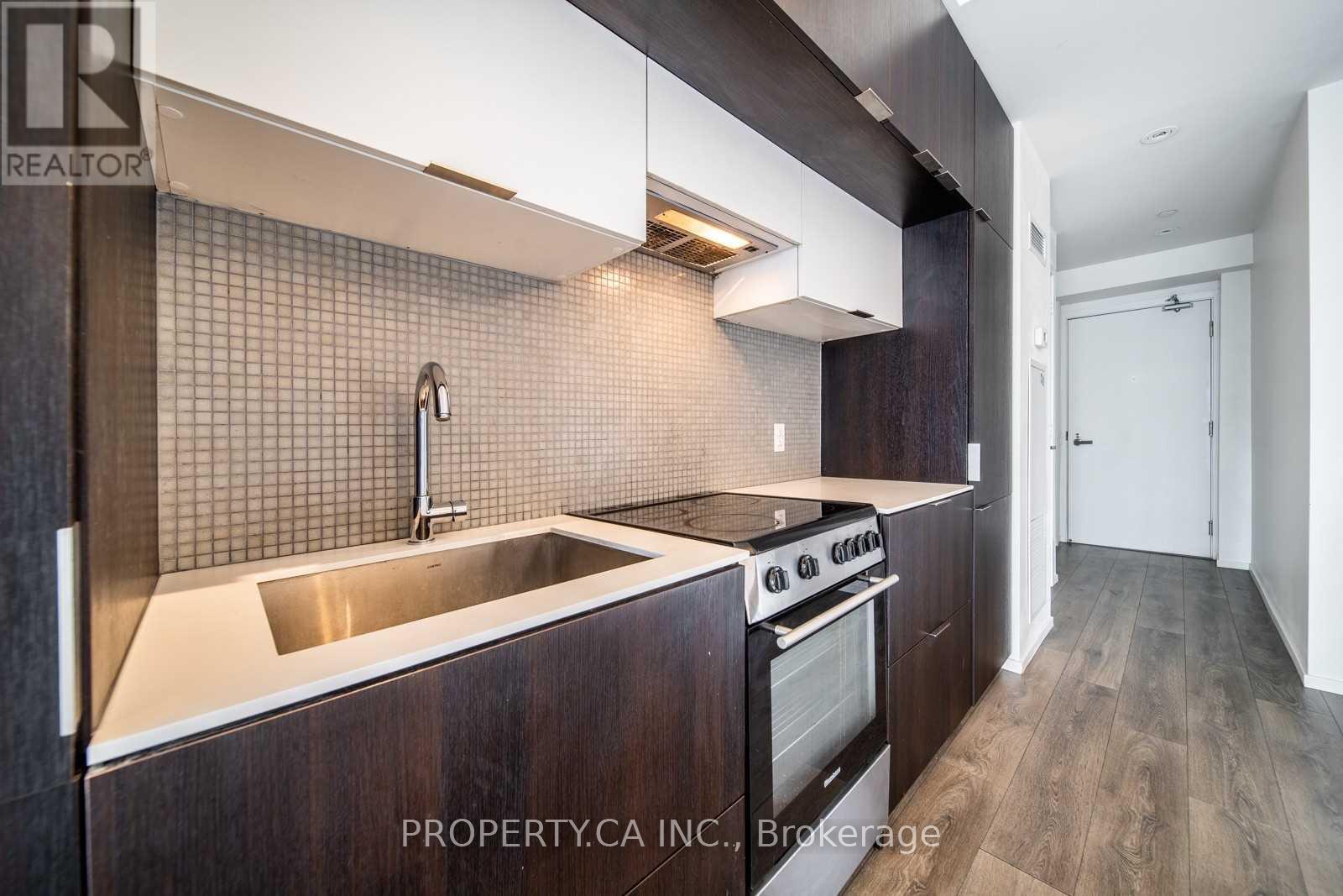 2002 - 159 Dundas Street E, Toronto, Ontario  M5B 0A9 - Photo 6 - C12554548