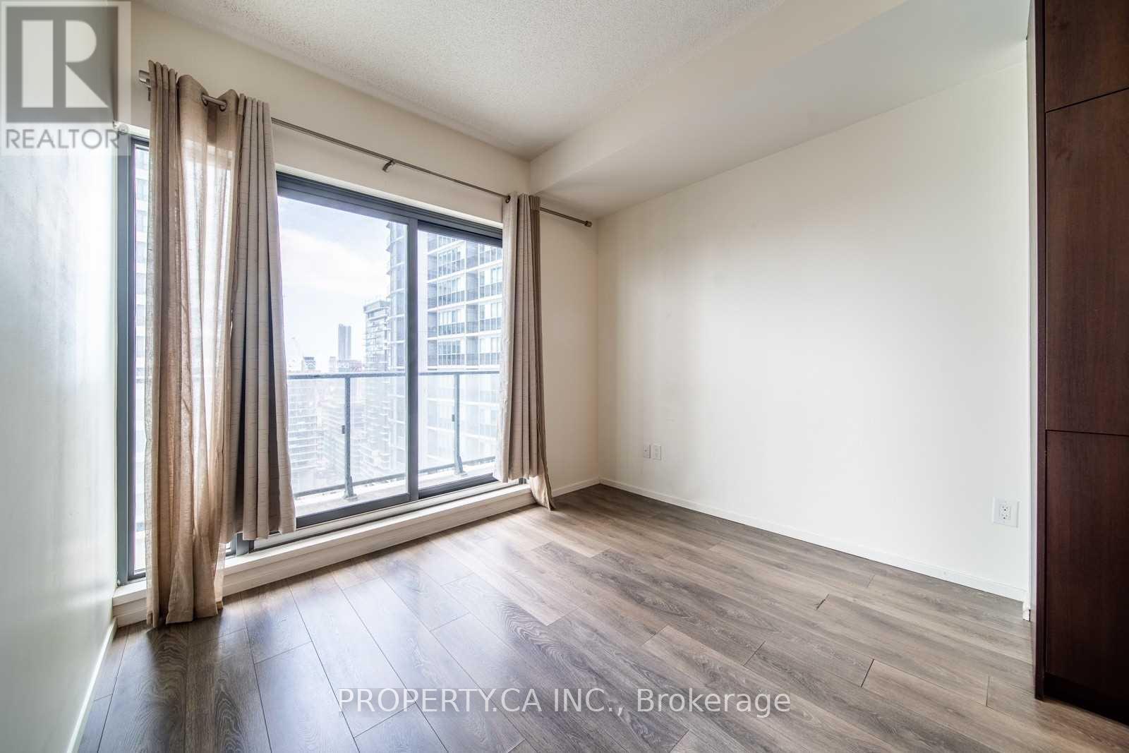 2002 - 159 Dundas Street E, Toronto, Ontario  M5B 0A9 - Photo 8 - C12554548