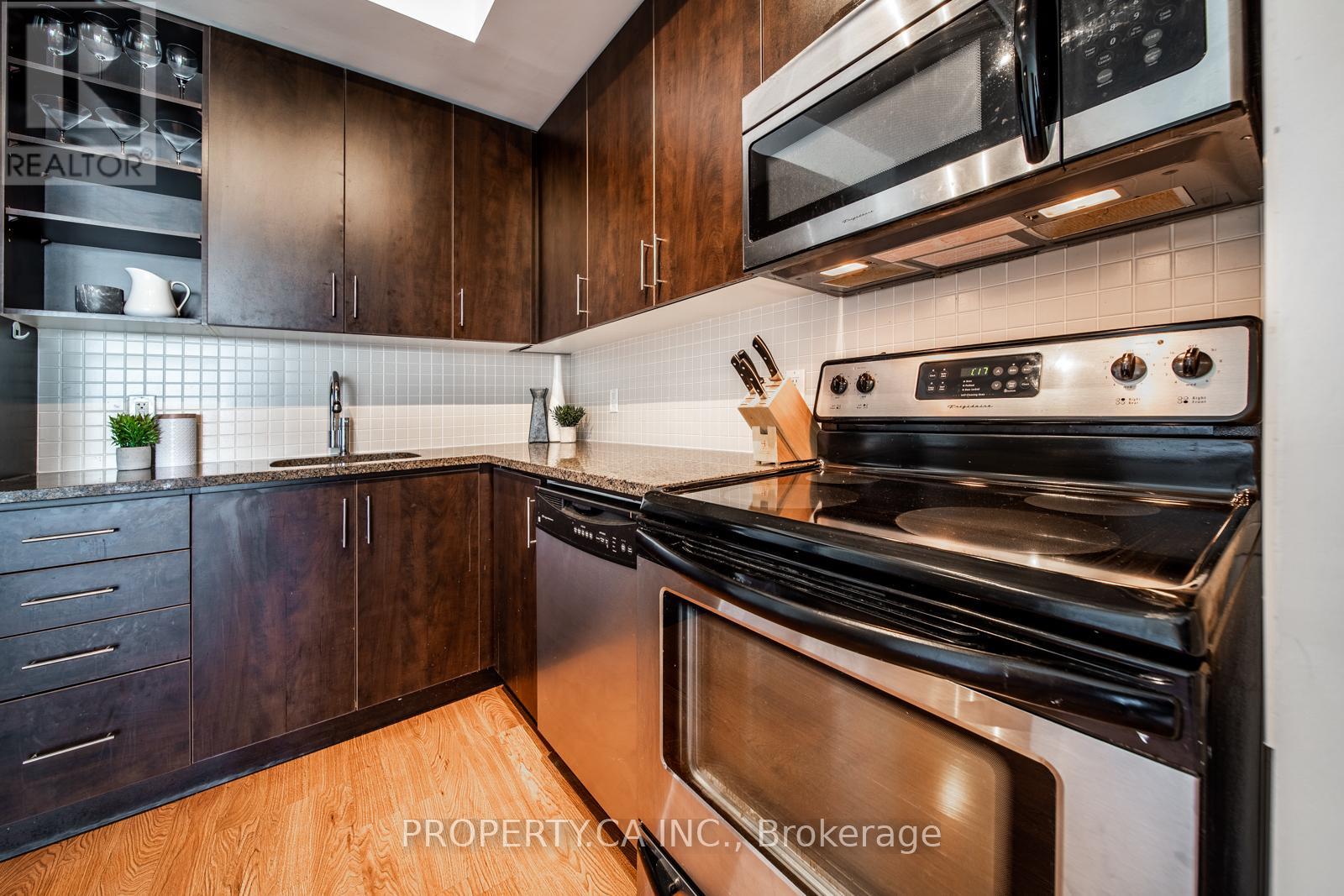 1408 - 112 George Street, Toronto, Ontario  M5A 4C8 - Photo 3 - C12554564