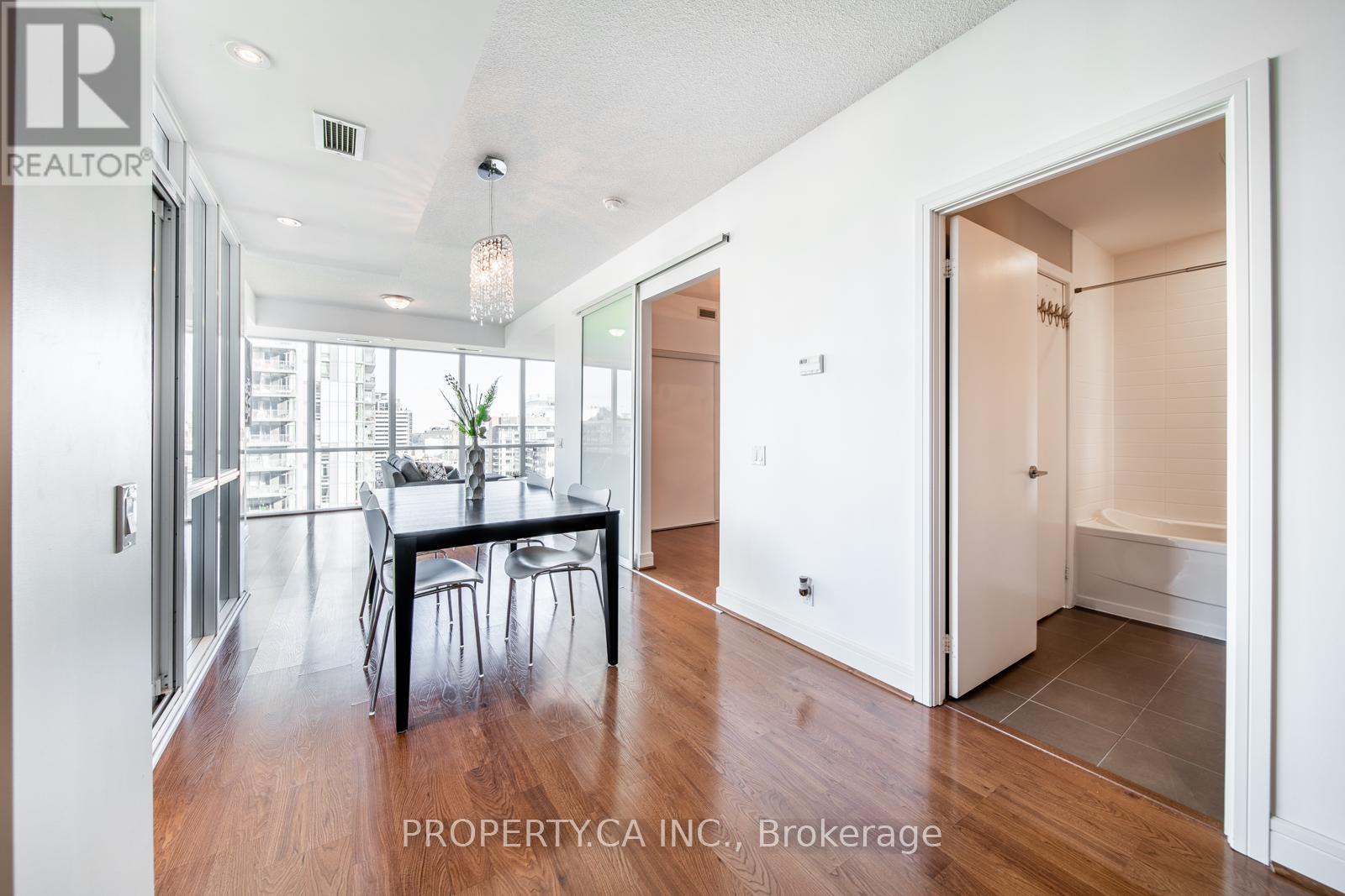 1408 - 112 George Street, Toronto, Ontario  M5A 4C8 - Photo 4 - C12554564