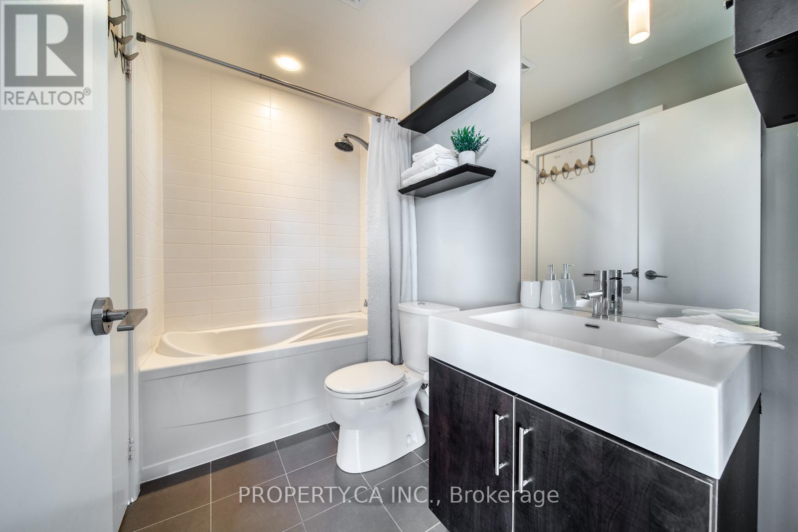 1408 - 112 George Street, Toronto, Ontario  M5A 4C8 - Photo 5 - C12554564