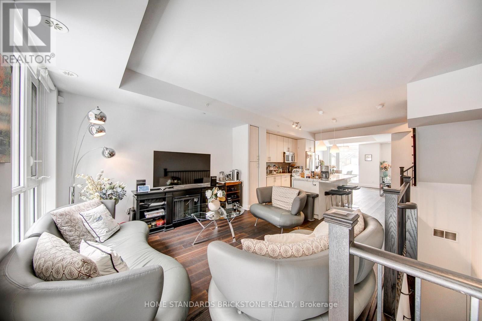 Th121 - 223 Duplex Avenue, Toronto, Ontario  M5P 2B1 - Photo 9 - C12554628