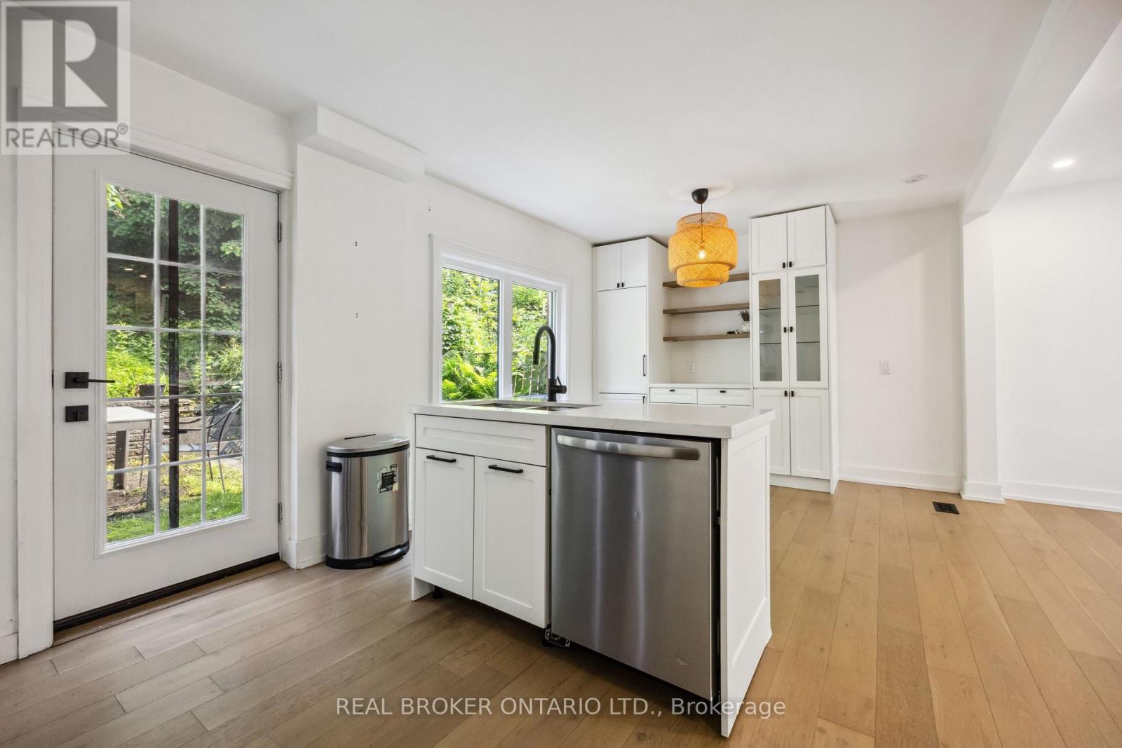 658 Davenport Road, Toronto, Ontario  M5R 1K9 - Photo 14 - C12554640