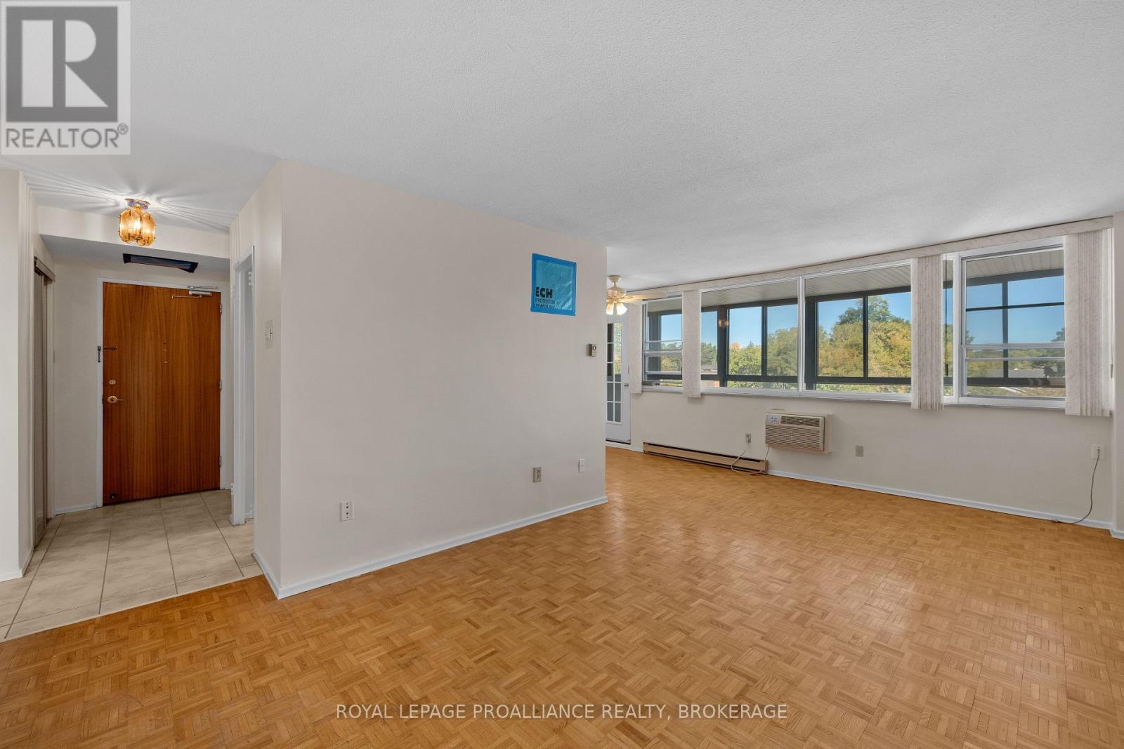 501 - 2 Mowat Avenue, Kingston, Ontario K7M 1K1 - Photo 10 - X12554678