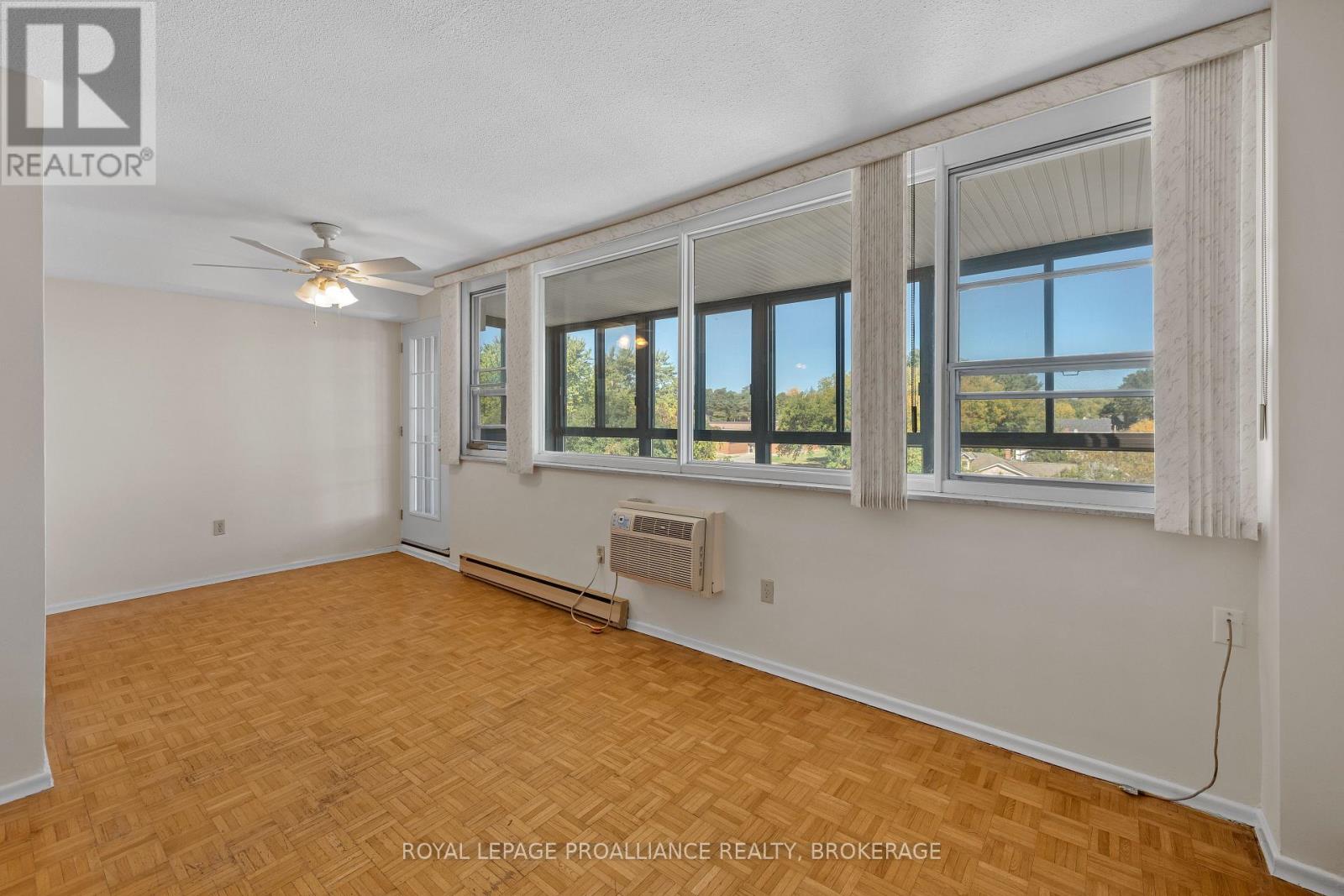 501 - 2 Mowat Avenue, Kingston, Ontario K7M 1K1 - Photo 11 - X12554678