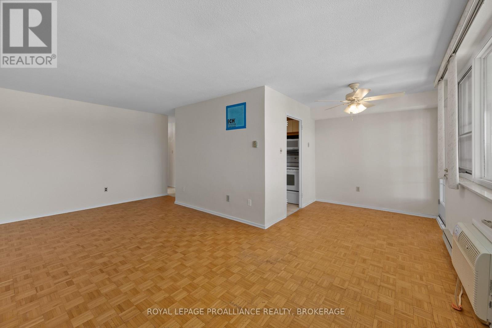 501 - 2 Mowat Avenue, Kingston, Ontario K7M 1K1 - Photo 12 - X12554678