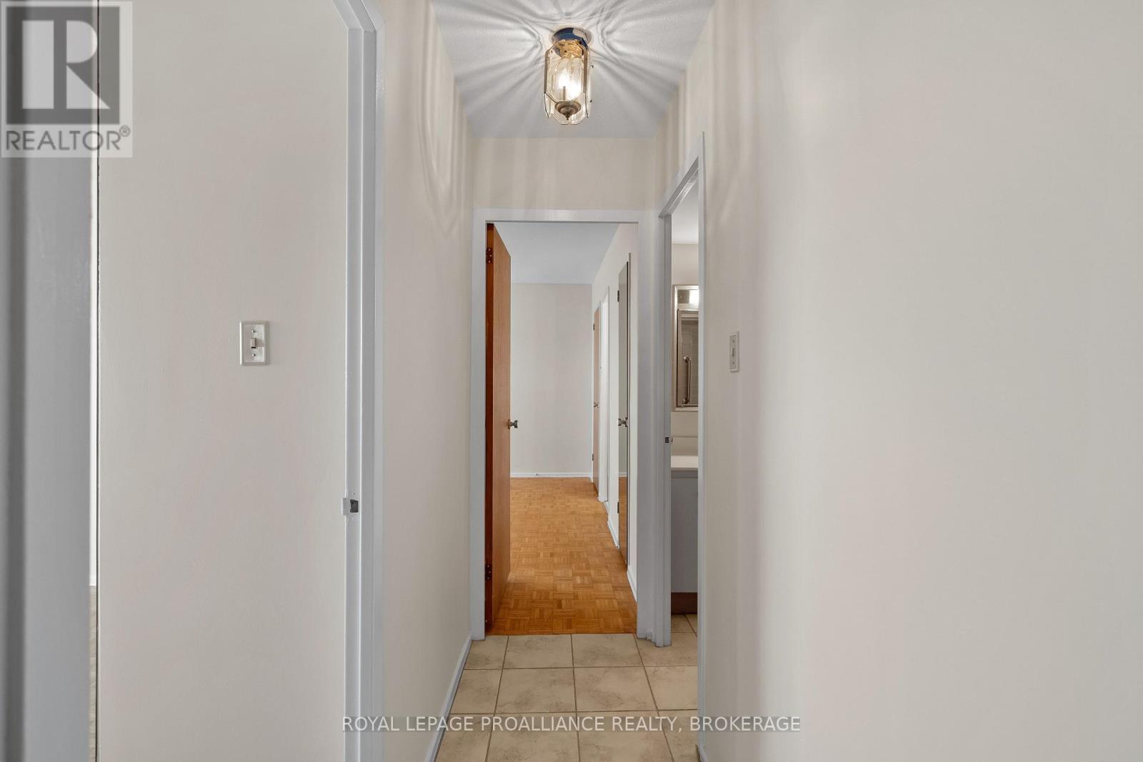 501 - 2 Mowat Avenue, Kingston, Ontario K7M 1K1 - Photo 18 - X12554678