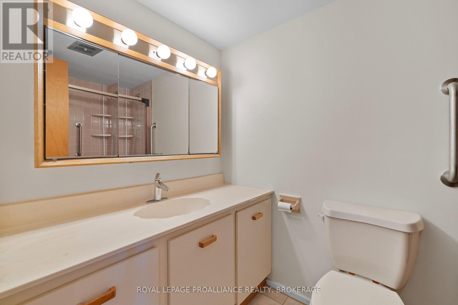 501 - 2 Mowat Avenue, Kingston, Ontario K7M 1K1 - Photo 22 - X12554678