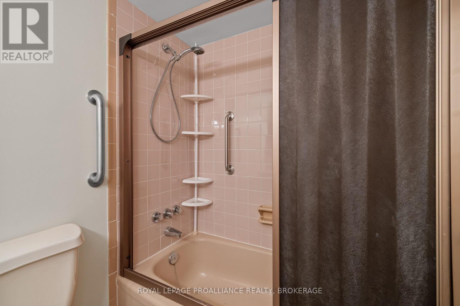 501 - 2 Mowat Avenue, Kingston, Ontario K7M 1K1 - Photo 23 - X12554678