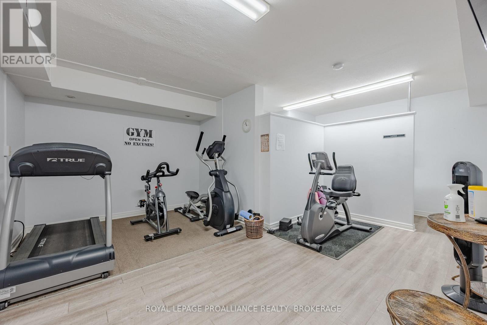 501 - 2 Mowat Avenue, Kingston, Ontario K7M 1K1 - Photo 28 - X12554678