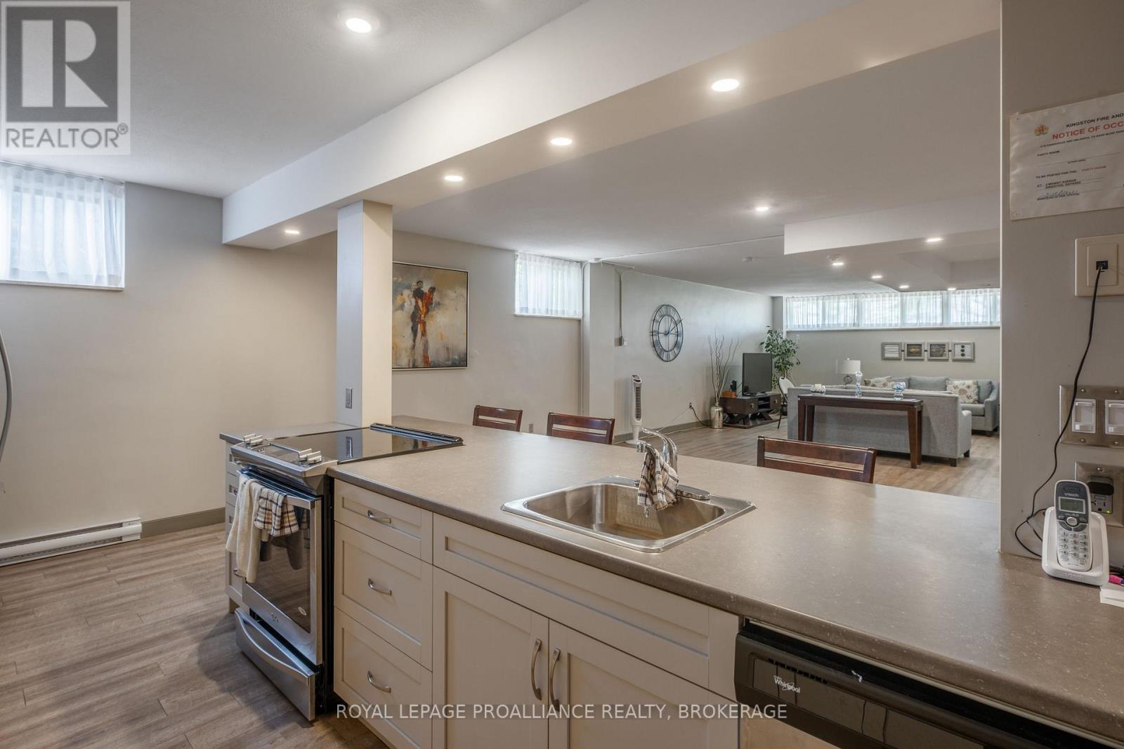 501 - 2 Mowat Avenue, Kingston, Ontario K7M 1K1 - Photo 32 - X12554678