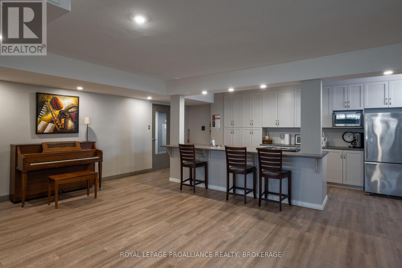 501 - 2 Mowat Avenue, Kingston, Ontario K7M 1K1 - Photo 33 - X12554678