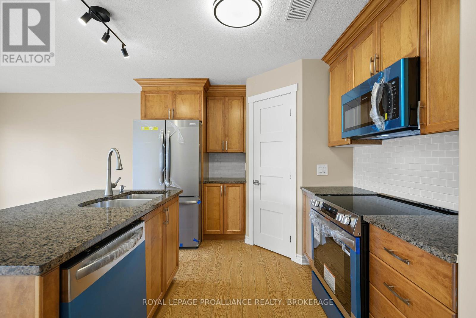 909 Blossom Street, Kingston, Ontario  K7P 0N2 - Photo 9 - X12554830