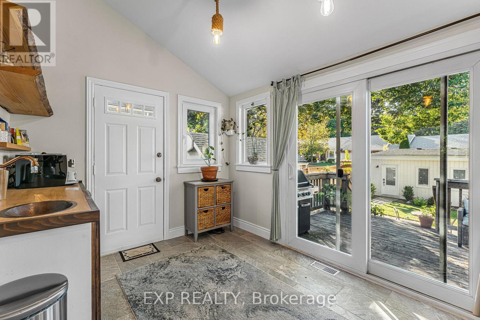 24 Robinson Street S, Grimsby, Ontario  L3M 3C4 - Photo 14 - X12474752