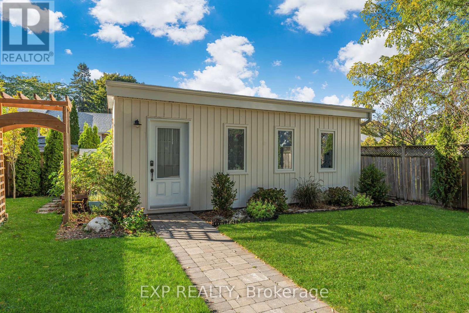 24 Robinson Street S, Grimsby, Ontario  L3M 3C4 - Photo 32 - X12474752