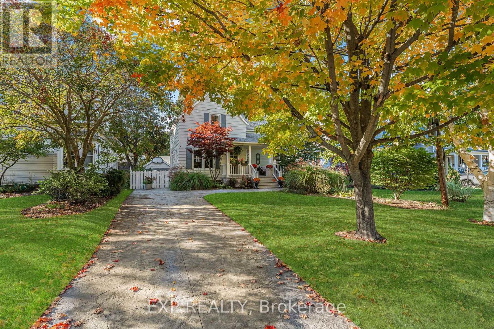 24 ROBINSON STREET S, Grimsby, Ontario