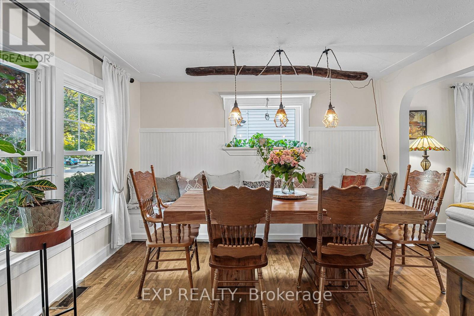 24 Robinson Street S, Grimsby, Ontario  L3M 3C4 - Photo 22 - X12474752