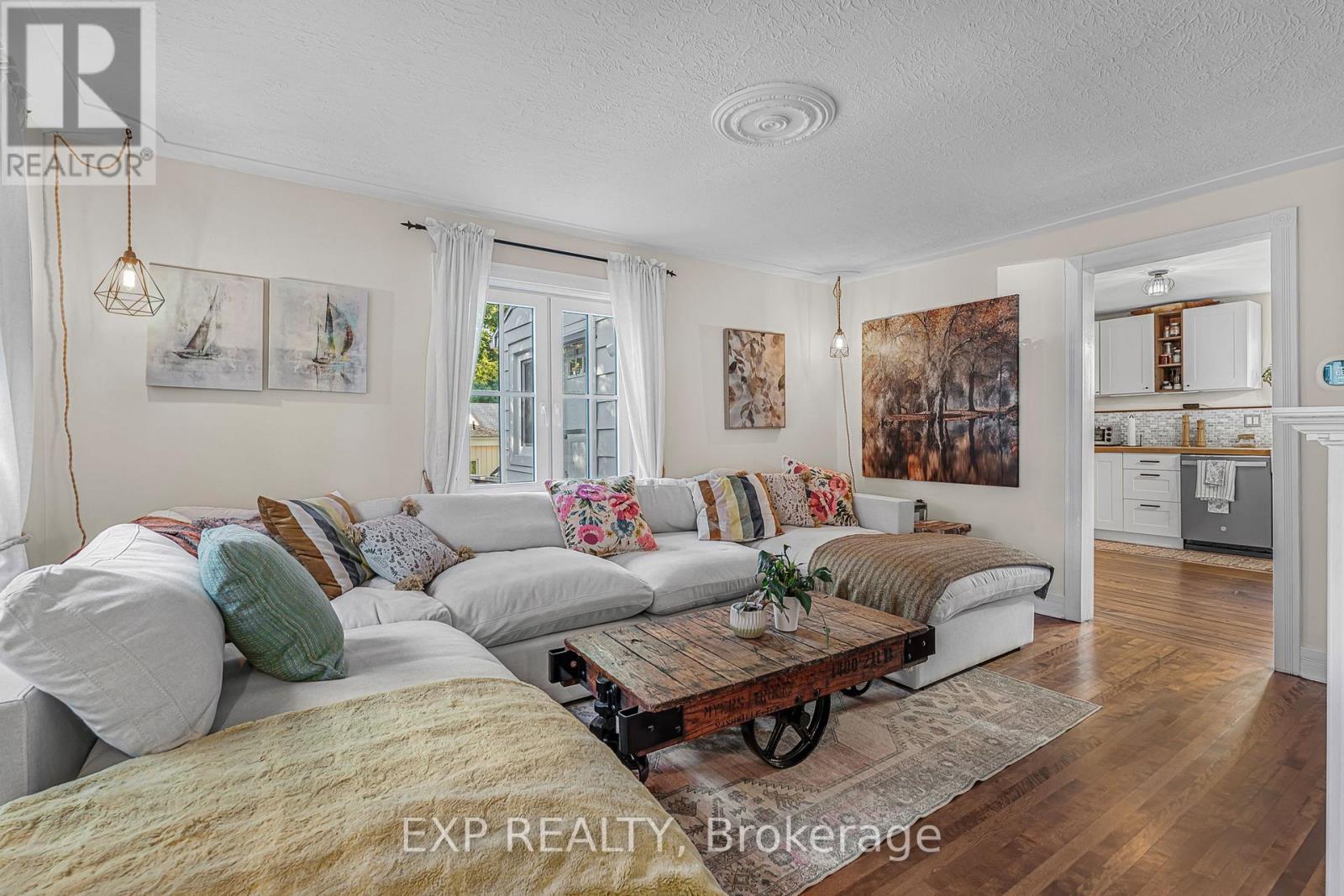 24 Robinson Street S, Grimsby, Ontario  L3M 3C4 - Photo 20 - X12474752