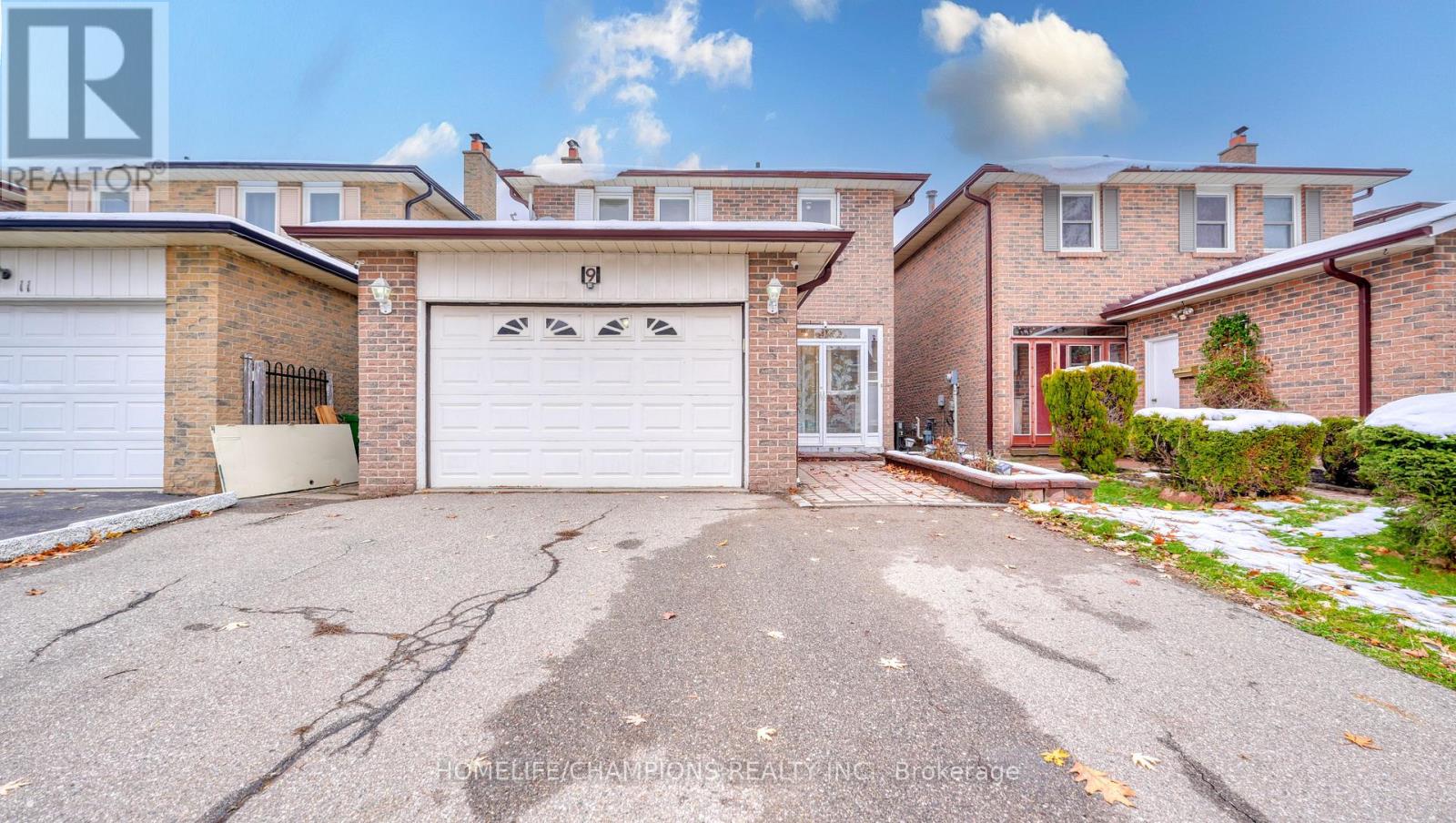 9 SEAGRAVE CRESCENT, Toronto, Ontario