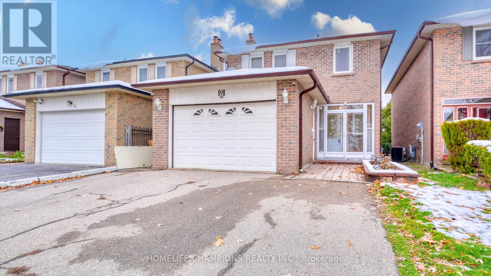 9 Seagrave Crescent, Toronto, Ontario  M1W 3H6 - Photo 2 - E12554604