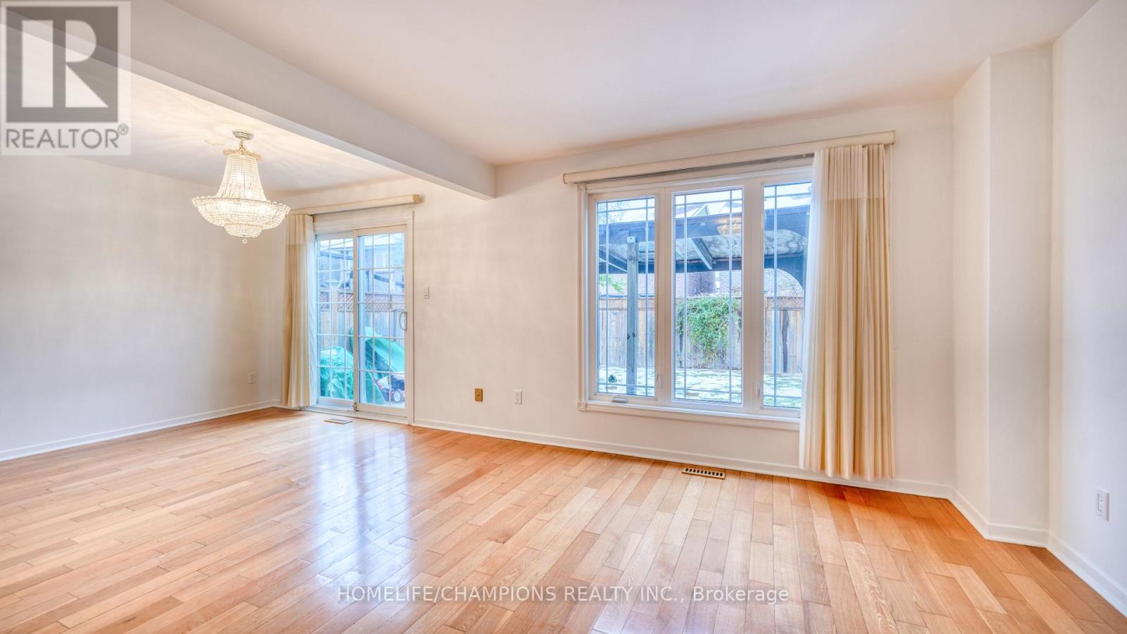 9 Seagrave Crescent, Toronto, Ontario  M1W 3H6 - Photo 8 - E12554604