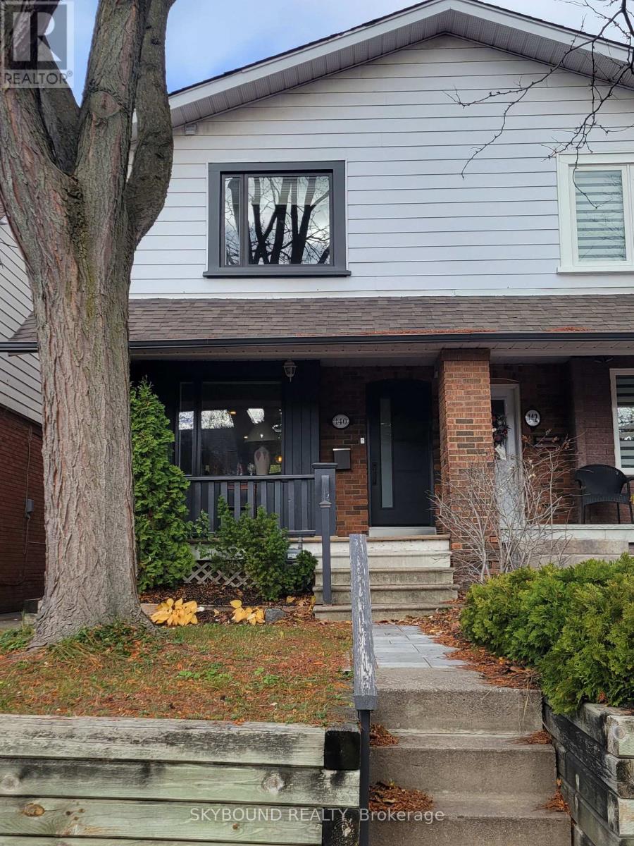 LOWER - 140 WOLVERLEIGH BOULEVARD, Toronto, Ontario