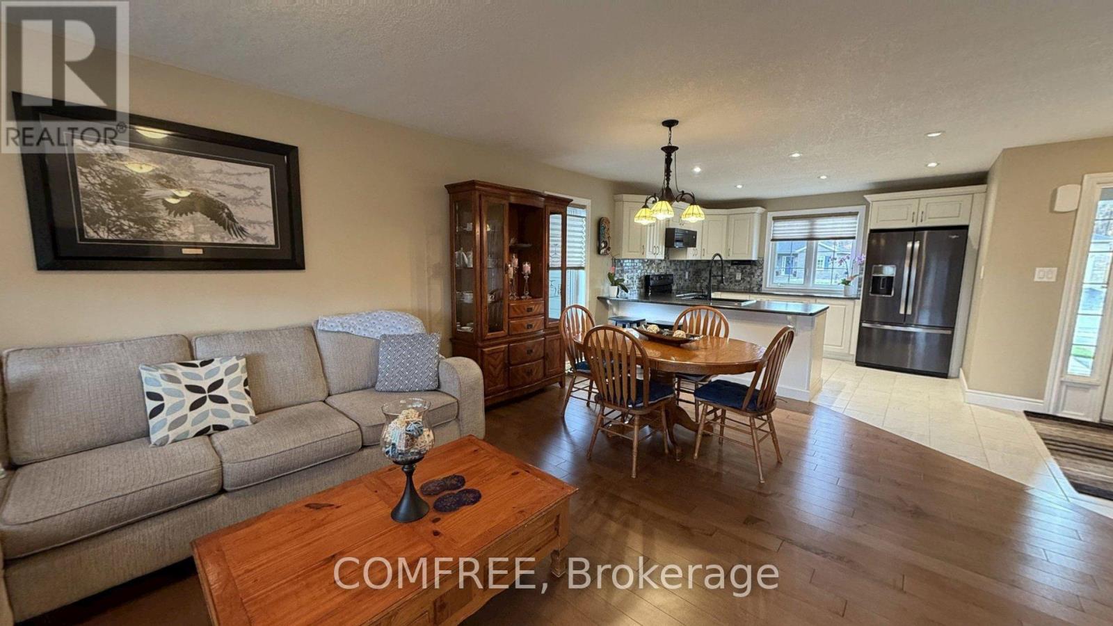 22 Hunter Avenue, Tay (Victoria Harbour), Ontario L0K 2A0 - Photo 14 - S12554800