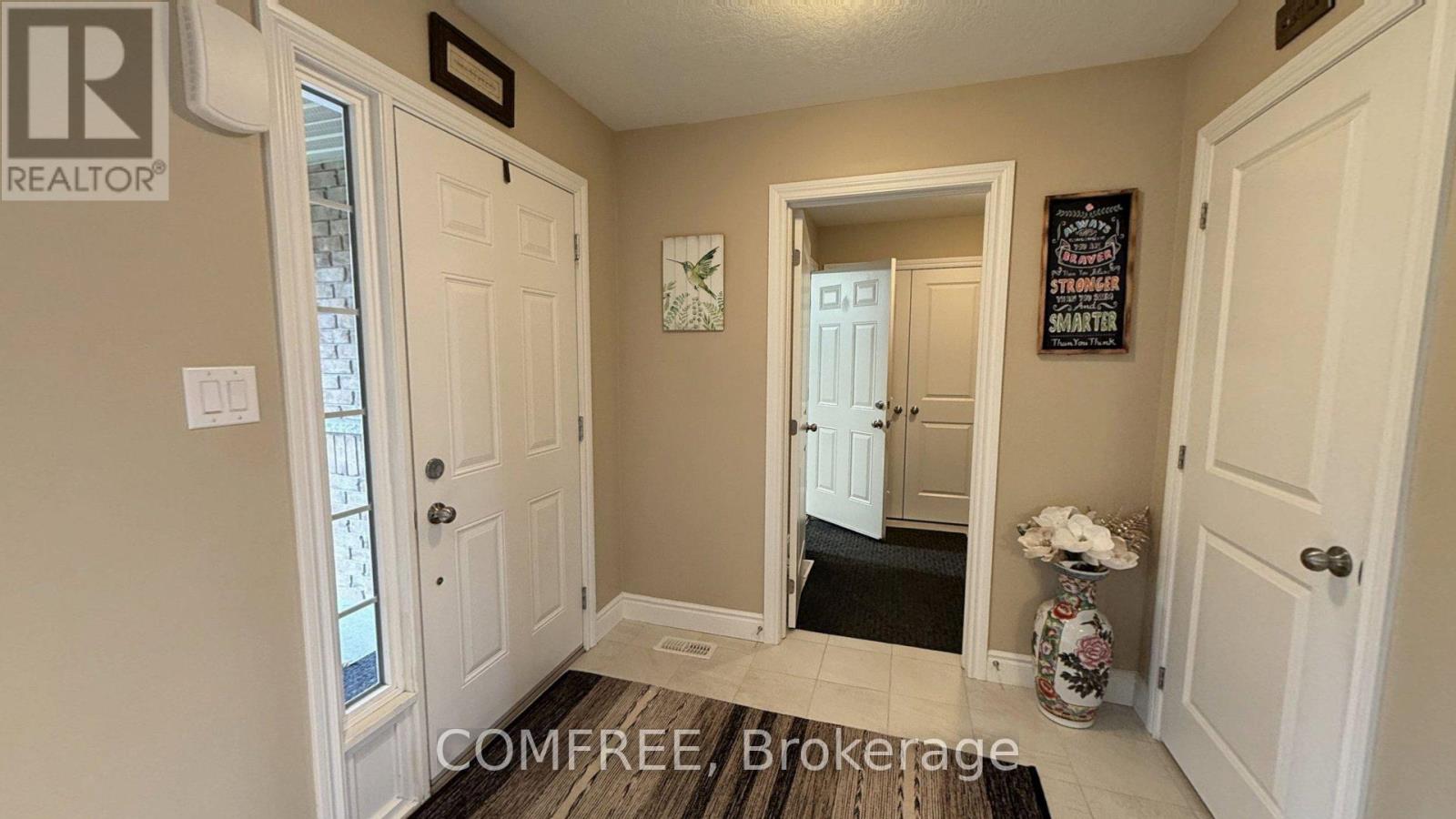 22 Hunter Avenue, Tay (Victoria Harbour), Ontario L0K 2A0 - Photo 5 - S12554800