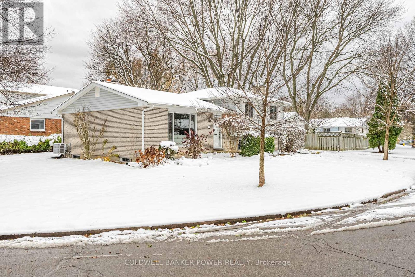 29 Nottinghill Crescent, London South, Ontario  N6K 1P9 - Photo 3 - X12554924