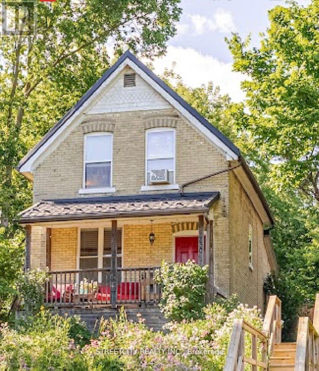 230 Hill Street, London East, Ontario  N6B 1C9 - Photo 1 - X12554940